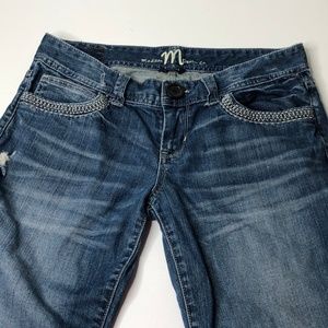 MADISON DENIM CO JEANS CAPRIS Distressed STRETCH